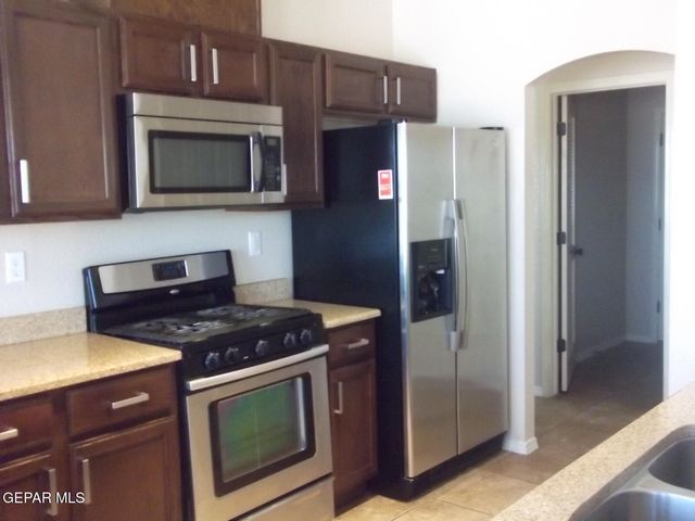 5823 MANCHESTER Drive, Santa Teresa, NM 88008