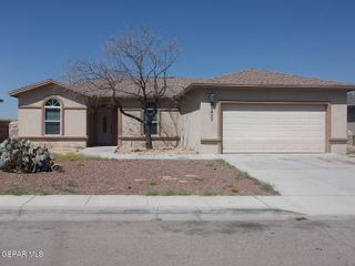 5823 MANCHESTER Drive, Santa Teresa, NM 88008