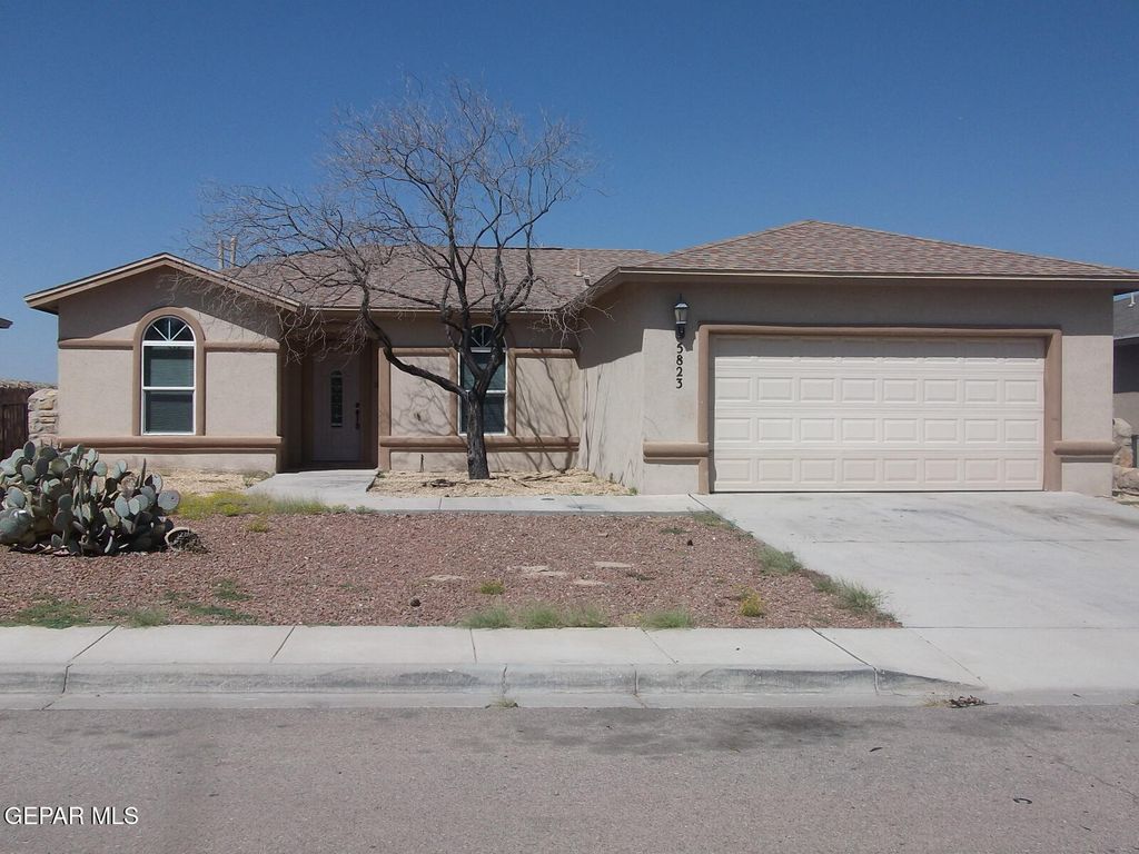 5823 MANCHESTER Drive, Santa Teresa, NM 88008