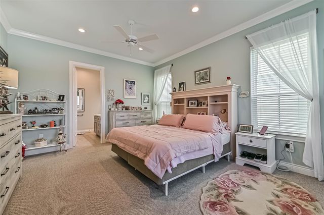 6 Compass Circle, Galveston, TX 77554