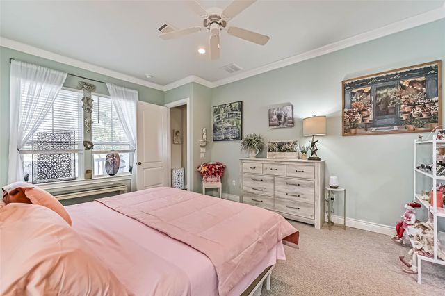 6 Compass Circle, Galveston, TX 77554