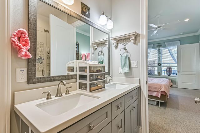 6 Compass Circle, Galveston, TX 77554