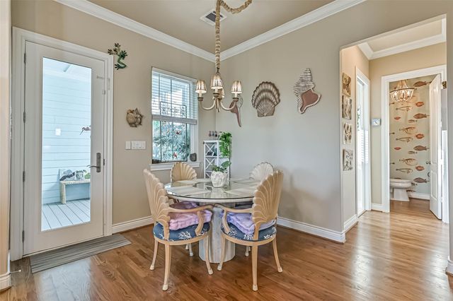 6 Compass Circle, Galveston, TX 77554