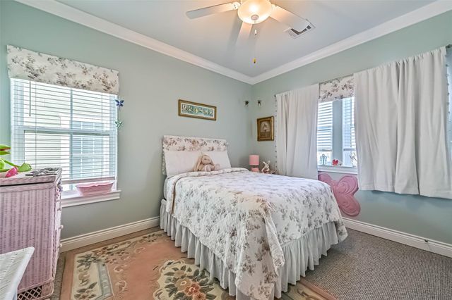 6 Compass Circle, Galveston, TX 77554