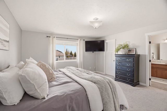 2605 W Graves Rd, Spokane, WA 99208