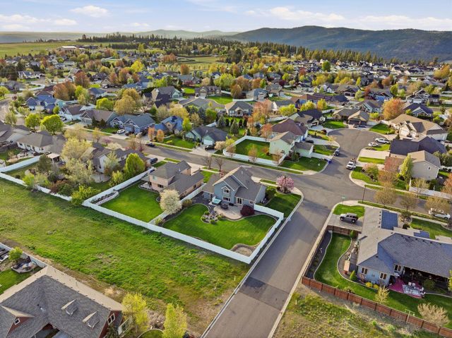 2605 W Graves Rd, Spokane, WA 99208