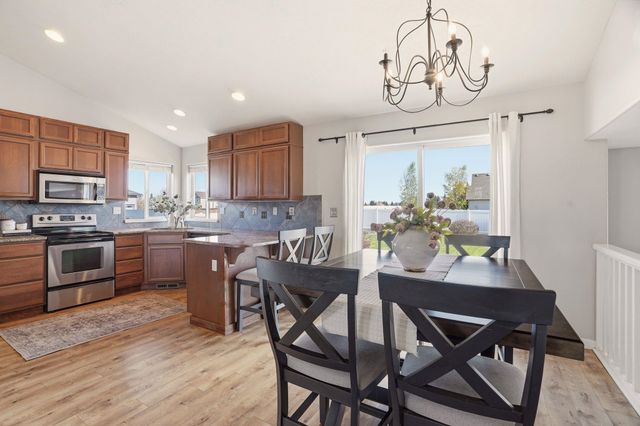 2605 W Graves Rd, Spokane, WA 99208