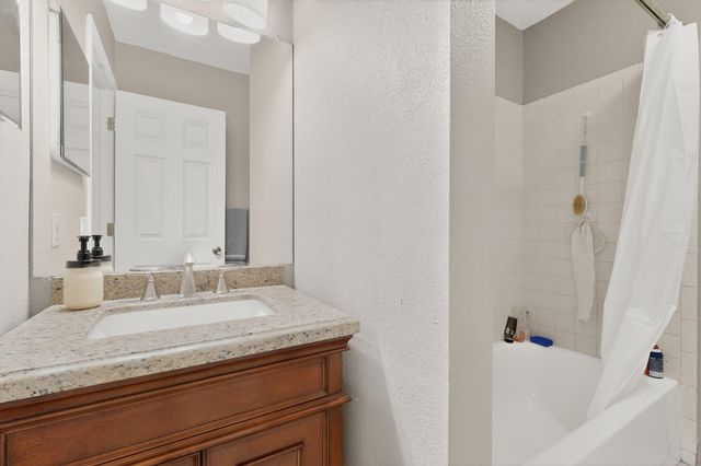 10204 Cartagena Avenue SW, Albuquerque, NM 87121