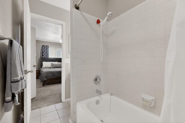 10204 Cartagena Avenue SW, Albuquerque, NM 87121