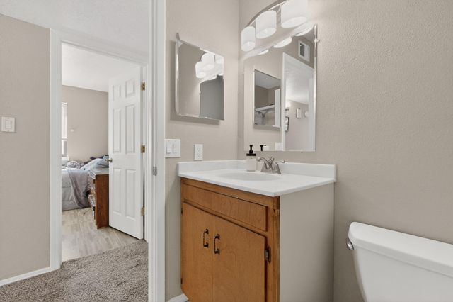 10204 Cartagena Avenue SW, Albuquerque, NM 87121