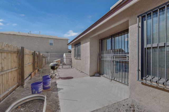 10204 Cartagena Avenue SW, Albuquerque, NM 87121