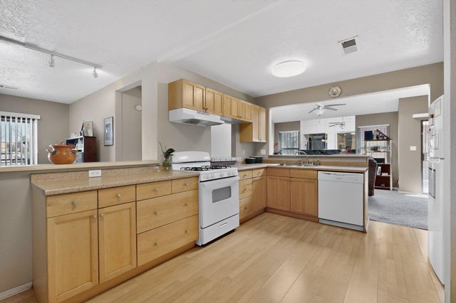 10204 Cartagena Avenue SW, Albuquerque, NM 87121