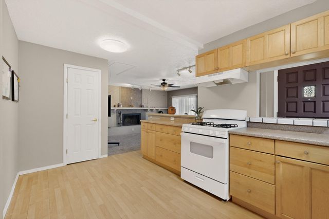 10204 Cartagena Avenue SW, Albuquerque, NM 87121