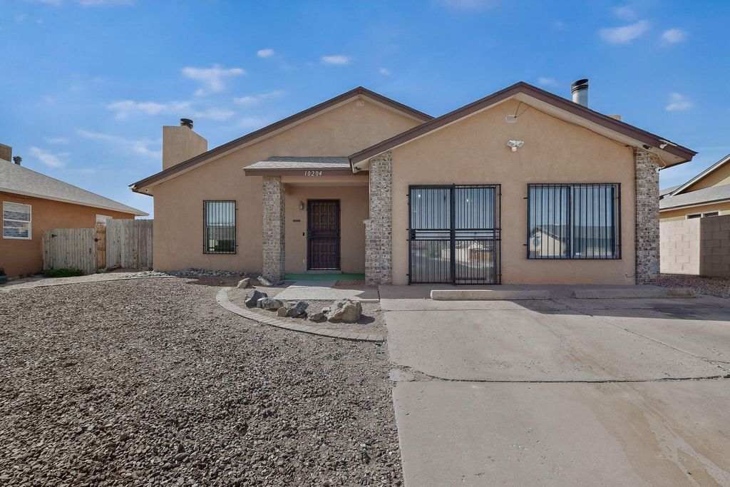 10204 Cartagena Avenue SW, Albuquerque, NM 87121