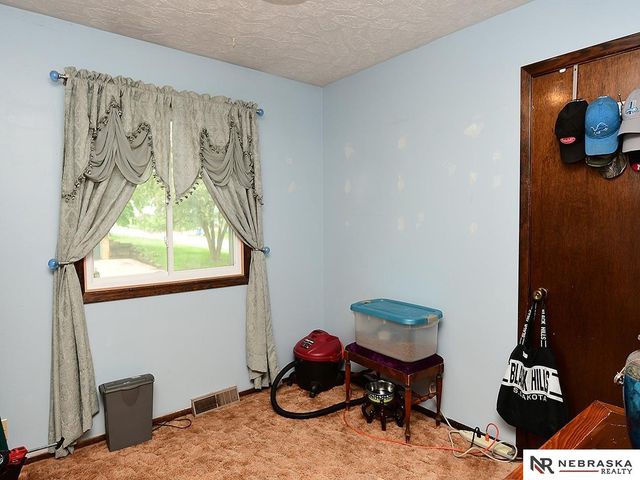 12004 N 157th Street, Bennington, NE 68007
