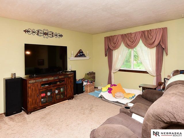 12004 N 157th Street, Bennington, NE 68007