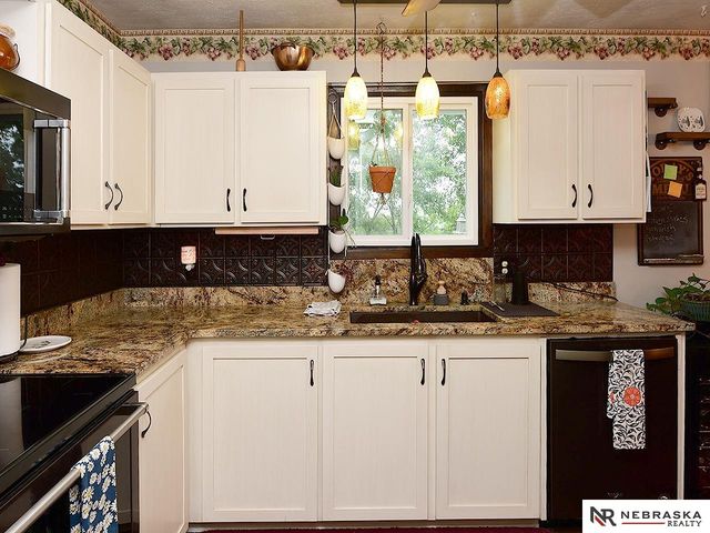 12004 N 157th Street, Bennington, NE 68007