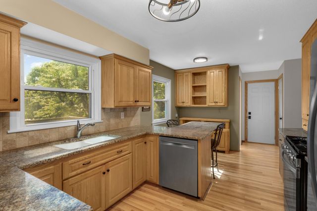 8473 Meadow Lake Road N, New Hope, MN 55428
