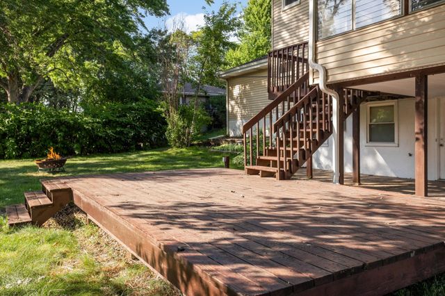 8473 Meadow Lake Road N, New Hope, MN 55428