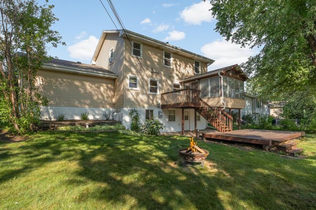 8473 Meadow Lake Road N, New Hope, MN 55428