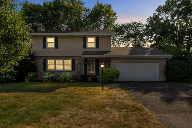 8473 Meadow Lake Road N, New Hope, MN 55428