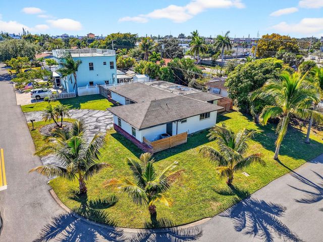 3651 Palm Drive, Riviera Beach, FL 33404