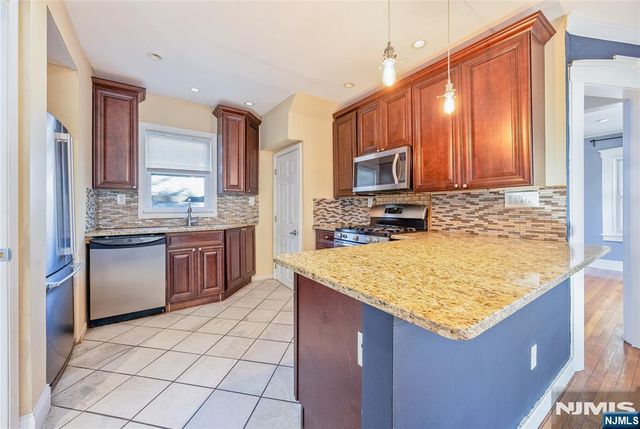 54 Bogert Street, Teaneck, NJ 07666