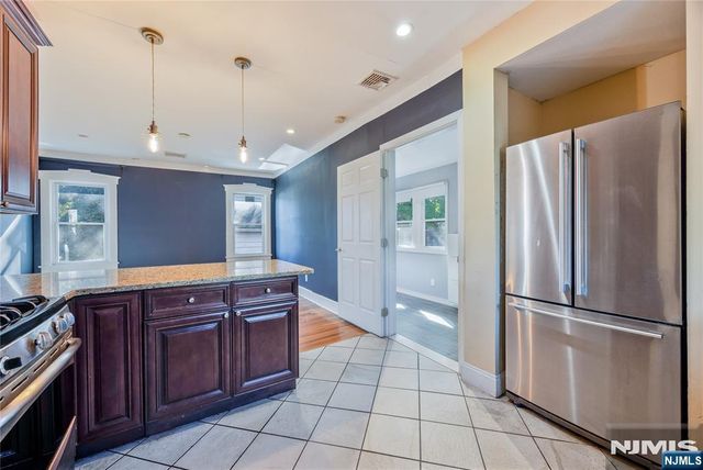 54 Bogert Street, Teaneck, NJ 07666