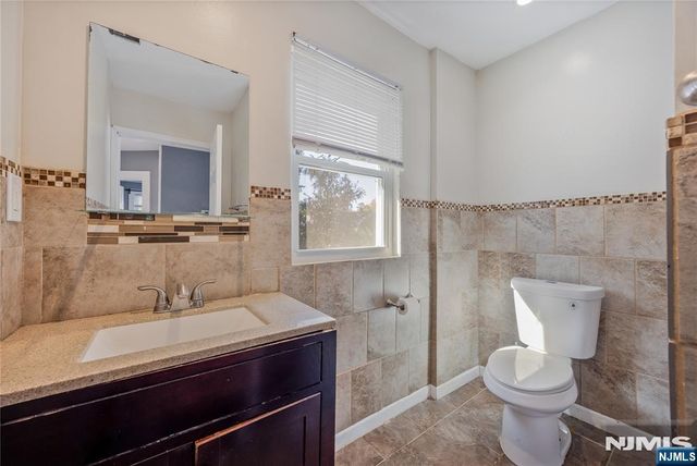 54 Bogert Street, Teaneck, NJ 07666
