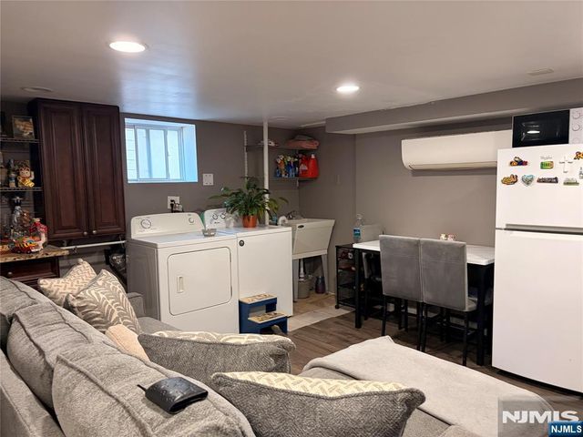 54 Bogert Street, Teaneck, NJ 07666