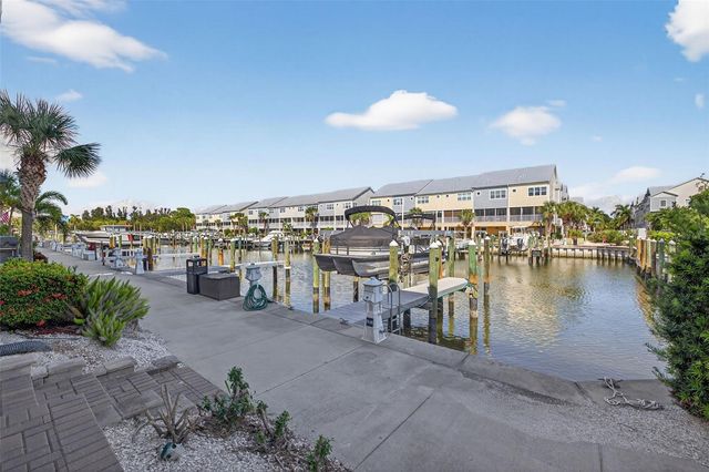 6080 MOORINGS DRIVE S, St Petersburg, FL 33712