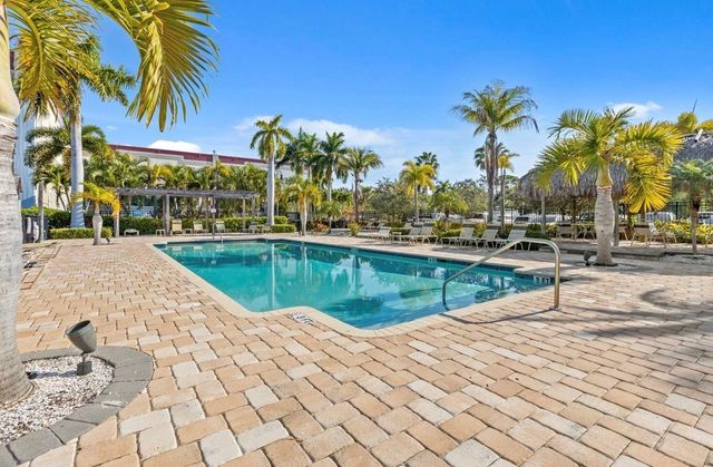6080 MOORINGS DRIVE S, St Petersburg, FL 33712