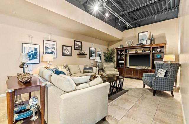 6080 MOORINGS DRIVE S, St Petersburg, FL 33712