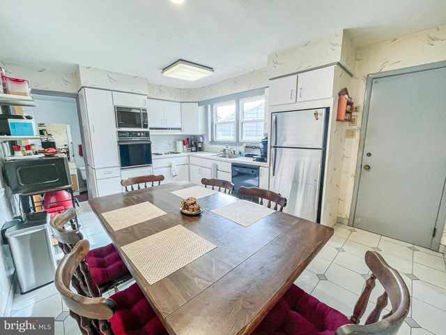 2514 HELEN DR W, Northfield, NJ 08225