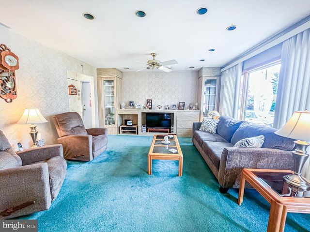 2514 HELEN DR W, Northfield, NJ 08225