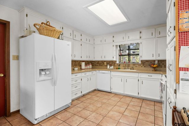 9722 FM 747, Jacksonville, TX 75766
