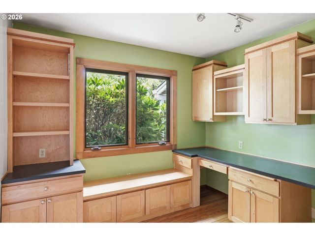 2556 TAYLOR Ave, Longview, WA 98632