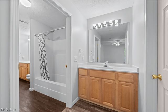 14821 Lenox Drive 221, Strongsville, OH 44136