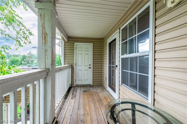 14821 Lenox Drive 221, Strongsville, OH 44136