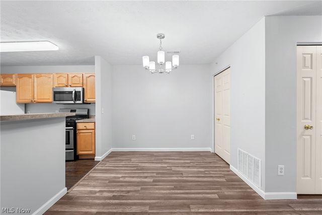 14821 Lenox Drive 221, Strongsville, OH 44136