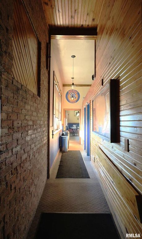 Image 17 of property listing at 1001 E MAIN Street, Salem, IL 62881