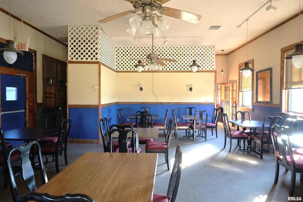 Image 20 of property listing at 1001 E MAIN Street, Salem, IL 62881