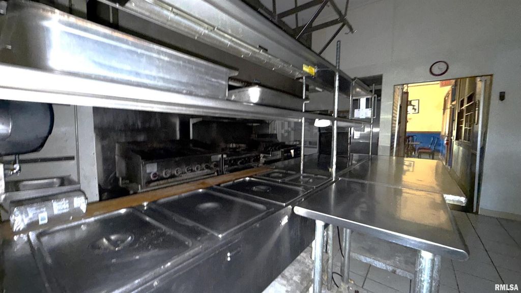 Image 26 of property listing at 1001 E MAIN Street, Salem, IL 62881