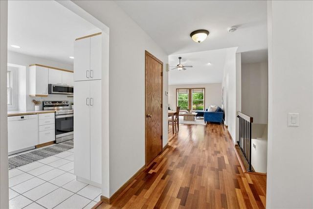 7850 E Oakbrook Circle, Madison, WI 53717