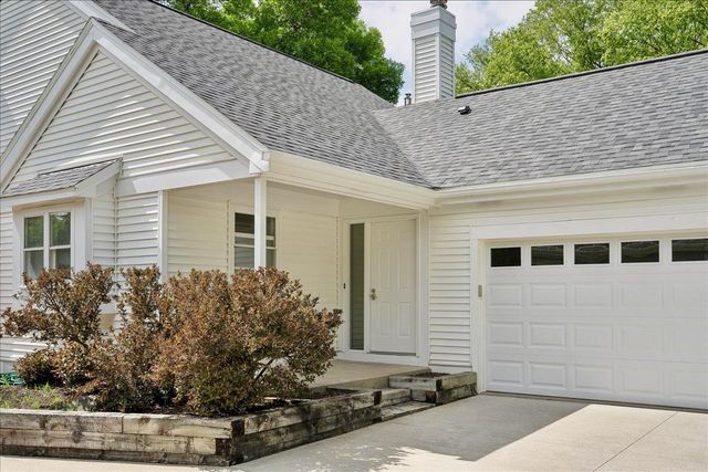 7850 E Oakbrook Circle, Madison, WI 53717