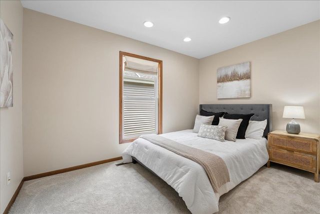 7850 E Oakbrook Circle, Madison, WI 53717