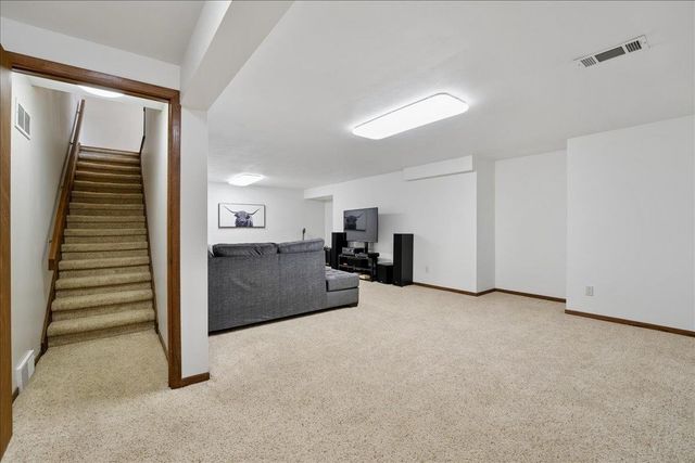 7850 E Oakbrook Circle, Madison, WI 53717