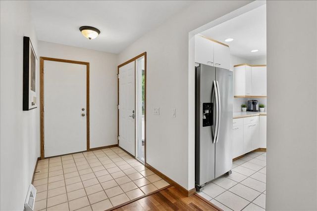 7850 E Oakbrook Circle, Madison, WI 53717