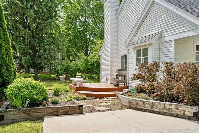 7850 E Oakbrook Circle, Madison, WI 53717