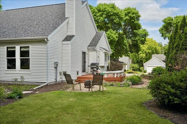 7850 E Oakbrook Circle, Madison, WI 53717